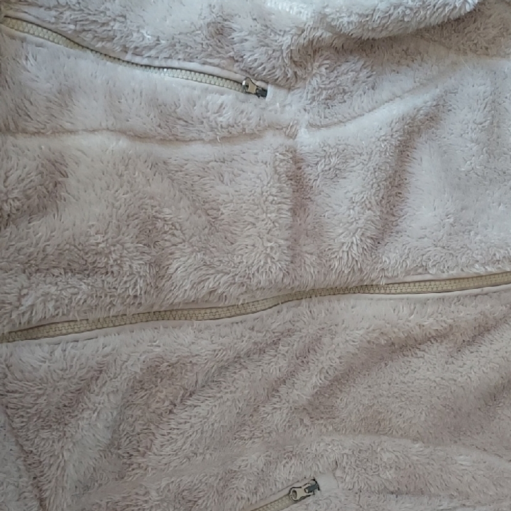 Cozy Cream-colored, Soft Jacket - Picture 3 of 7